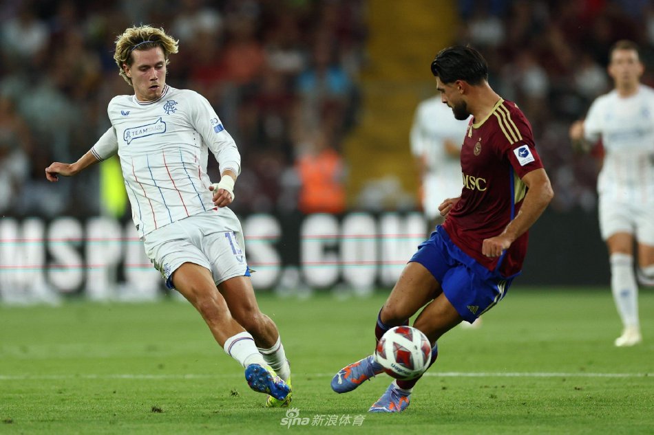 他的进攻嗅 他的进攻嗅