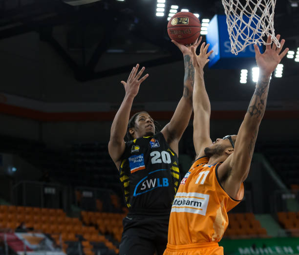 他的进攻嗅 他的进攻嗅